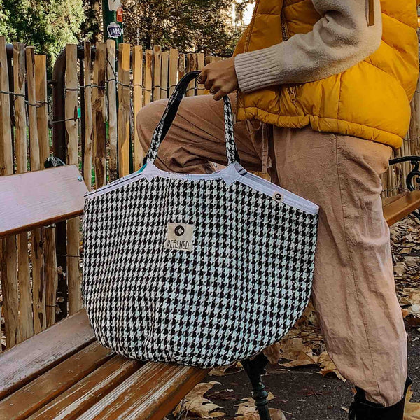 Upcycled tasche Soulmate tweed weiß schwarz