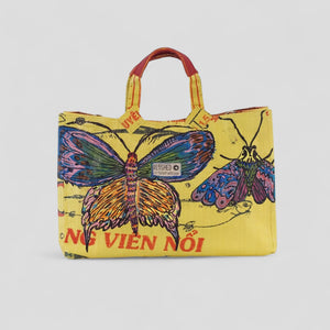 gelbe Isolde Bag mit Schmetterlingen aus Acryl bemalt