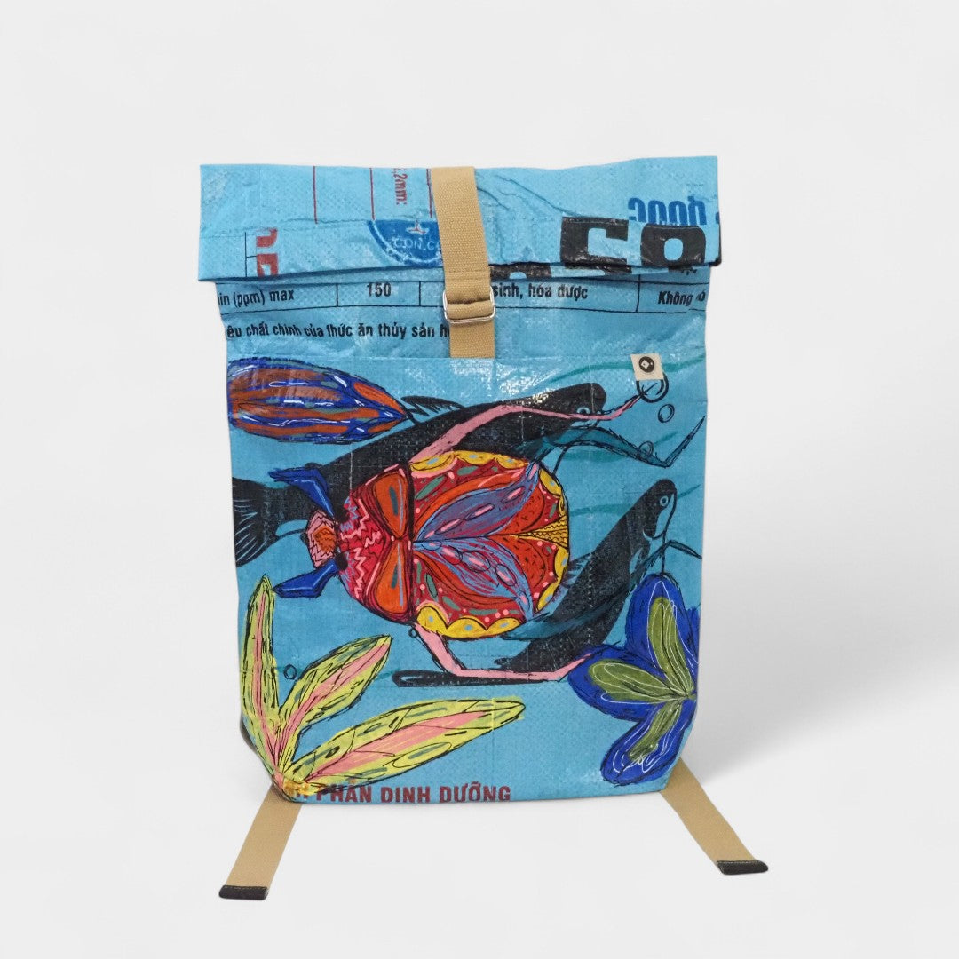 upcycelter Rucksack - hangbemalt mit Acryl / Dschungelmotive - in blau