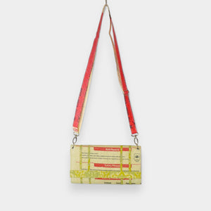 upcycled clutch in beige-rot-gelb
