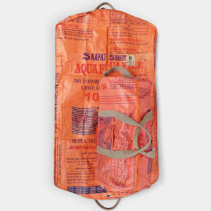 Kleidersack and weekender set orange