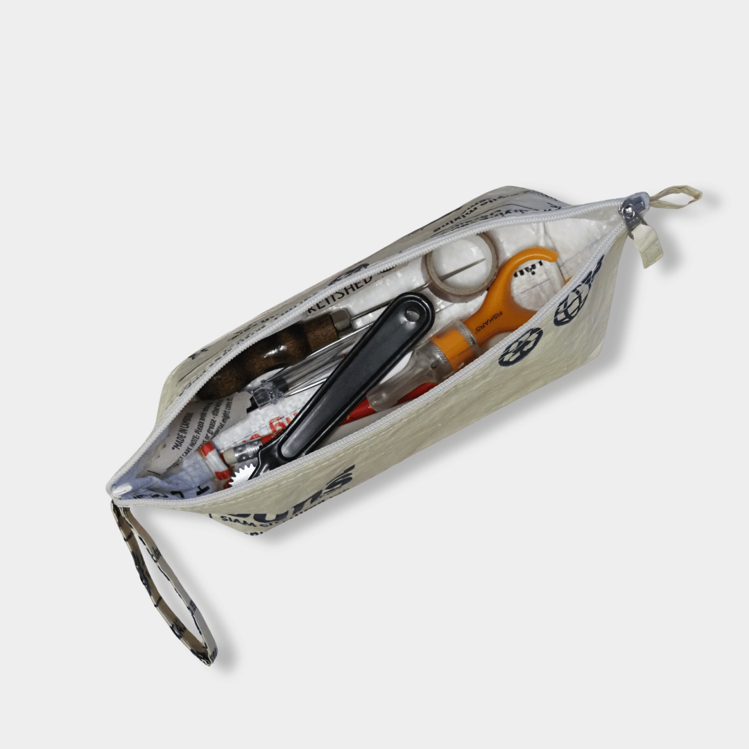 PENCIL CASE RUDI · CEMENT