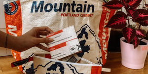 Fashion aus gebrauchten Zementsäcken