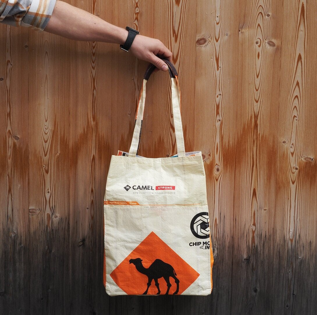 TOTE BAG NIKI · CEMENT