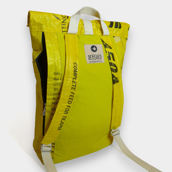 upcycelter rucksack in gelb mit zipper