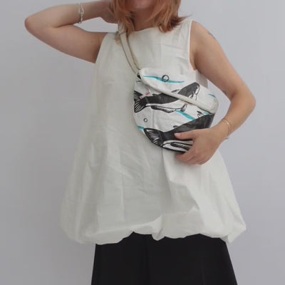 Bag-in-Bag Heidrun im Video: großes Täschchen aus upcyceltem Fischfuttersack, handgemacht in Kambodscha