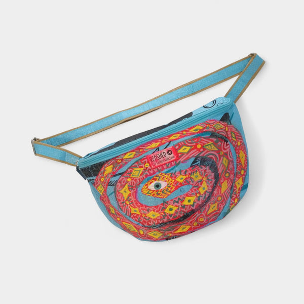 upcycelte Bauchtasche, handbemalt mit Acryl/Schlangenmotiv in blau