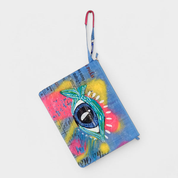 upcyceltes Täschchen mit Acryl bunt bemalt in blau