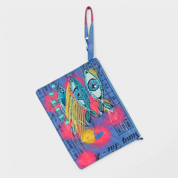 upcyceltes Täschchen mit Acryl bunt bemalt in blau