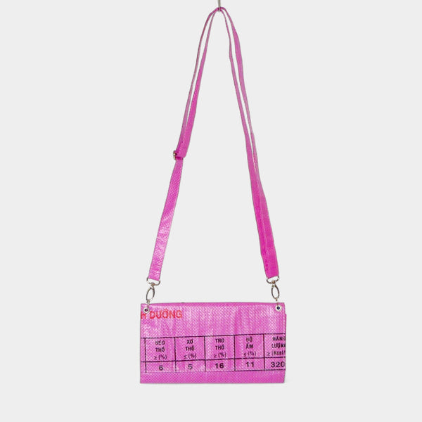 Clutch mit Gurt in pink