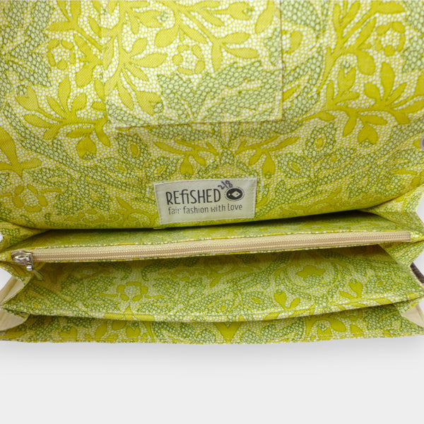 upcycled clutch innerhalb in beige-rot-gelb