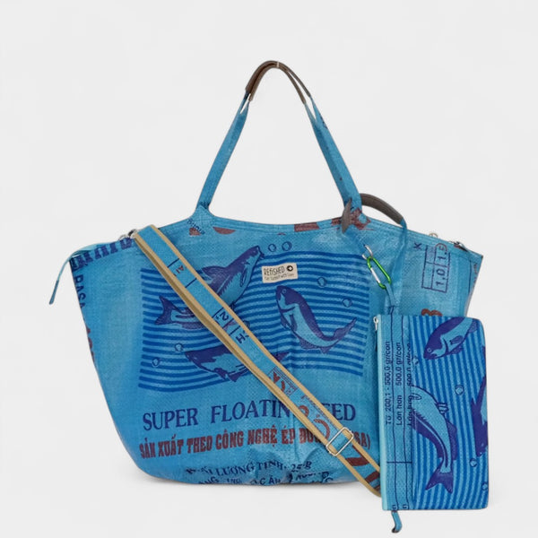 Badetasche in blau mit blauem Innenfutter, Zipp und Schulterriemen mit Bag-in-Bag