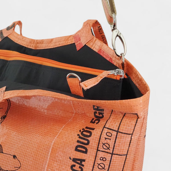 Soulmate mit Reißverschluss und langem Gurt in orange