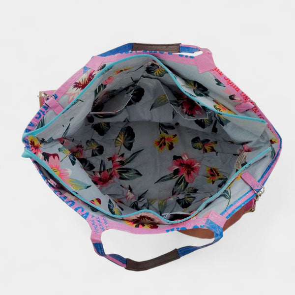 Soulmate Badetasche mit Zipp & Gurt in rosa mit hellem Innenfutter