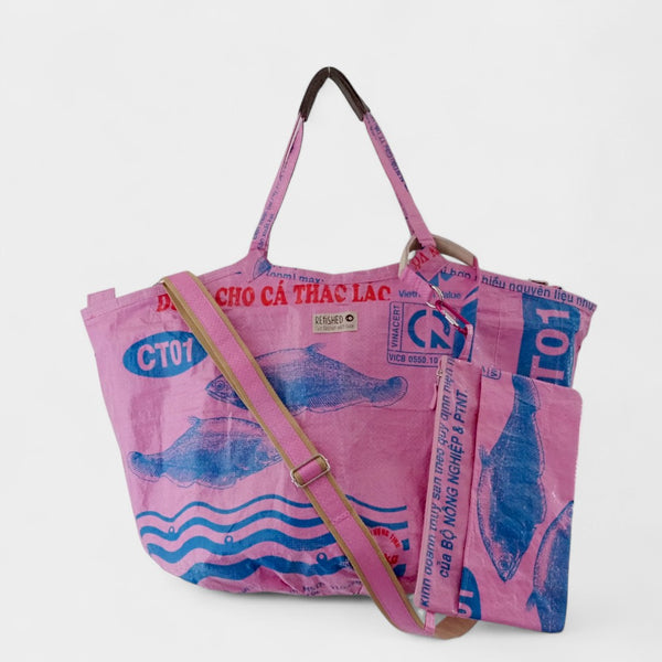 Soulmate Badetasche mit Zipp & Gurt in rosa mit hellem Innenfutter im Set mit Bag-in-Bag