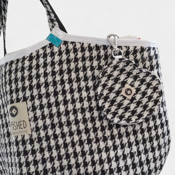 Herz-Börse in schwarz-weißem TWEED, passend zur neuen Soulmate TWEED ZIP