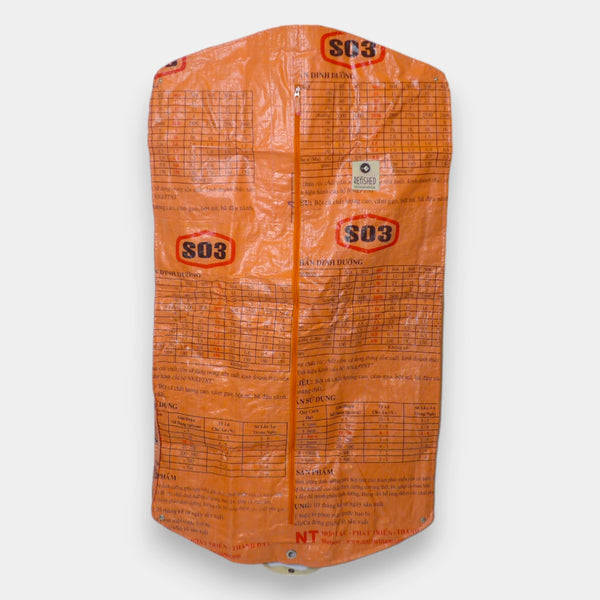 SUIT BAG | Environmentally friendly garment bag in aqua orange