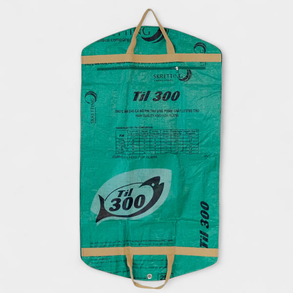 SUIT BAG | Environmentally friendly garment bag in green
