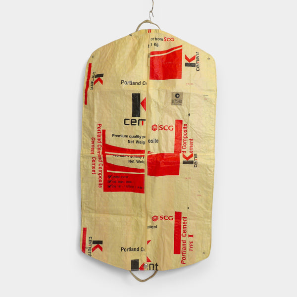 Umweltfreundliche Kleidersack in beige-schwarz-rot
