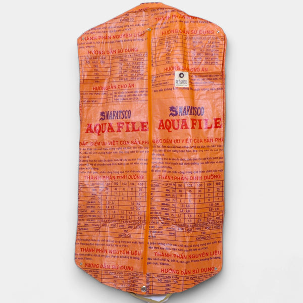 Umweltfreundliche Kleidersack in orange-aqua