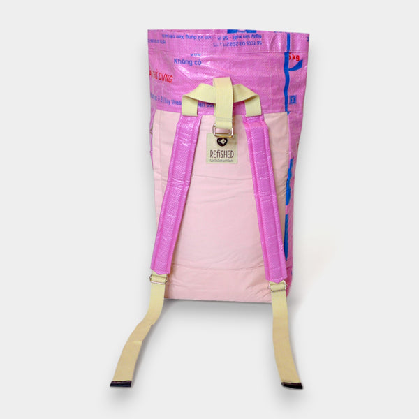 Recycelter Rucksack in pink, Rückenansicht
