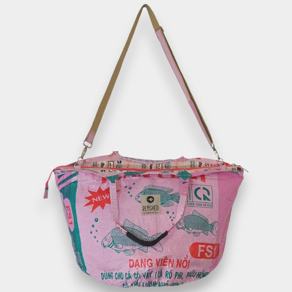 upcycelter Shopper in rosa-weiß-kariert mit Zipp und langem Gurt