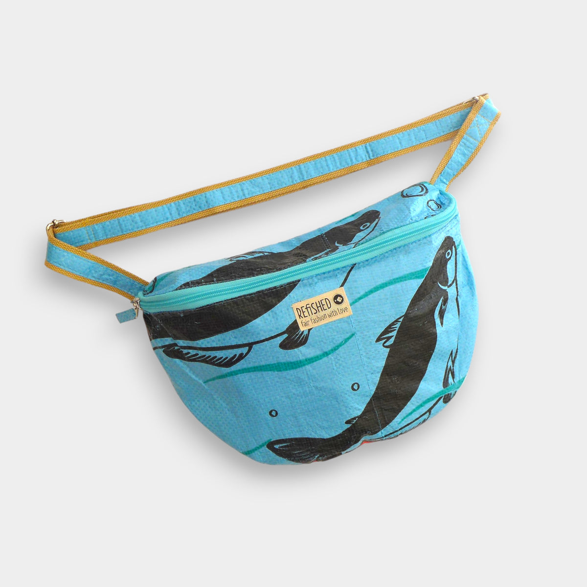 Nachhaltige Bauchtasche XL in hellblau, wasserabweisend