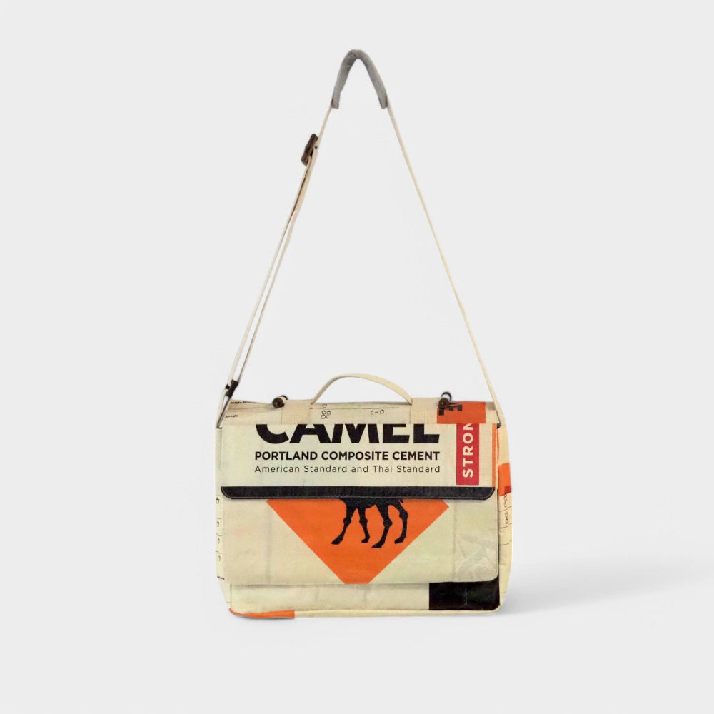 upcycelte Messenger Bag in beige-orange