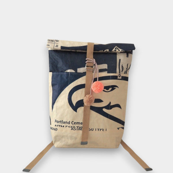 Beige-blauer Rucksack mit Adlerkopf als Motiv, Vorderseite