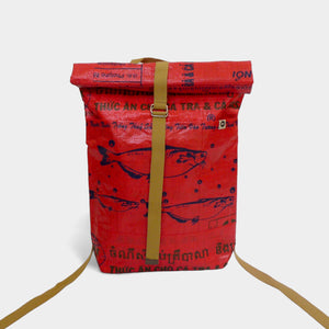 upcycelten rucksack in erdbeerrot
