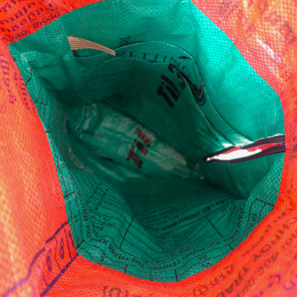 upcycelten rucksack in erdbeerrot