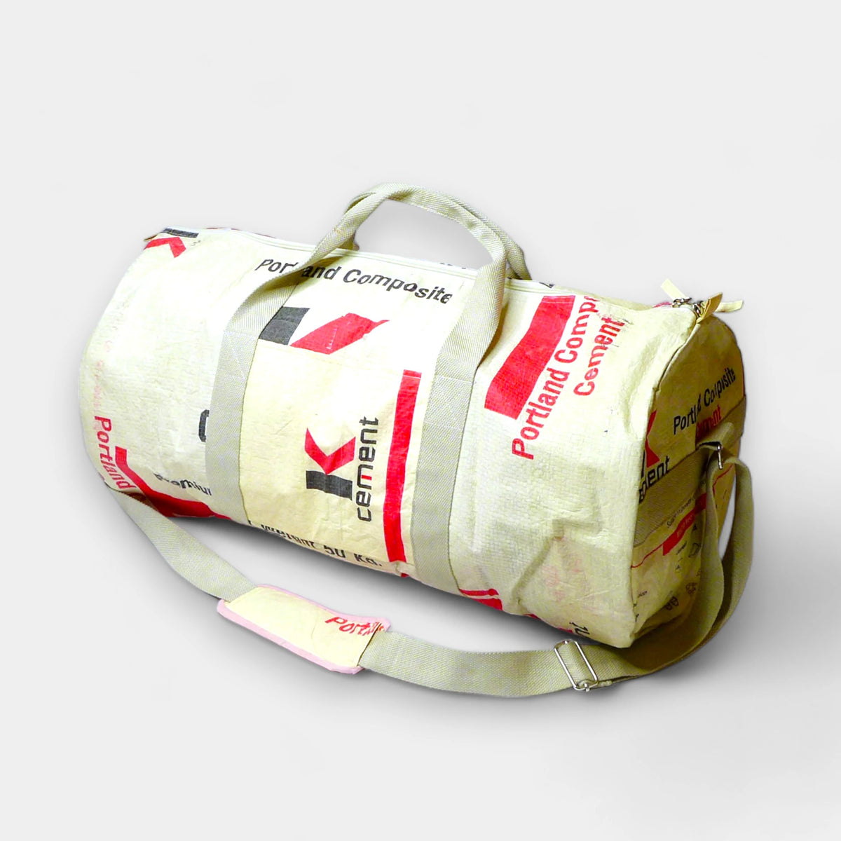 SPORTY BAG · CEMENT