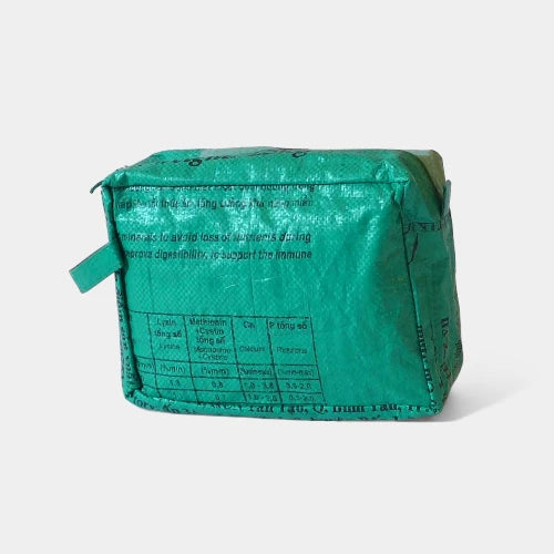 Refished necessaire in grün-til