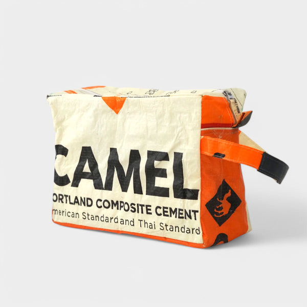upcycelter Kulurbeutel in beige-orange