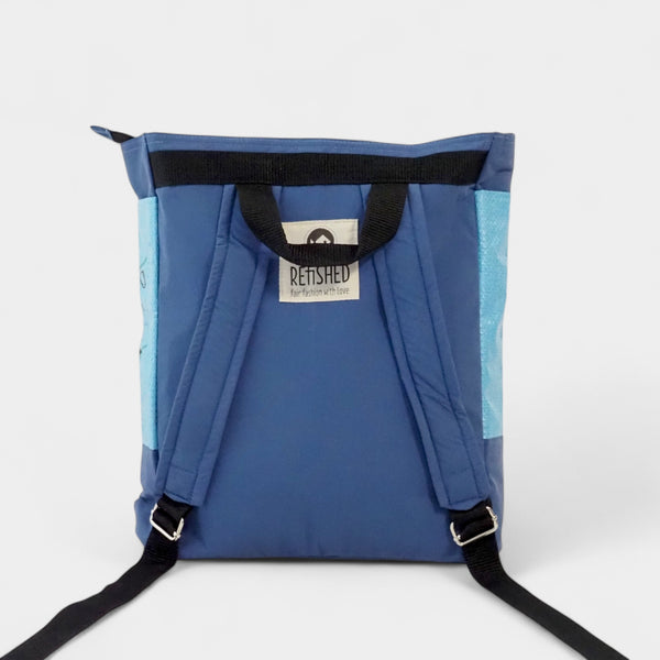 upcycelter Kinderrucksack auf Fischfuttersäcken - Rückenansicht