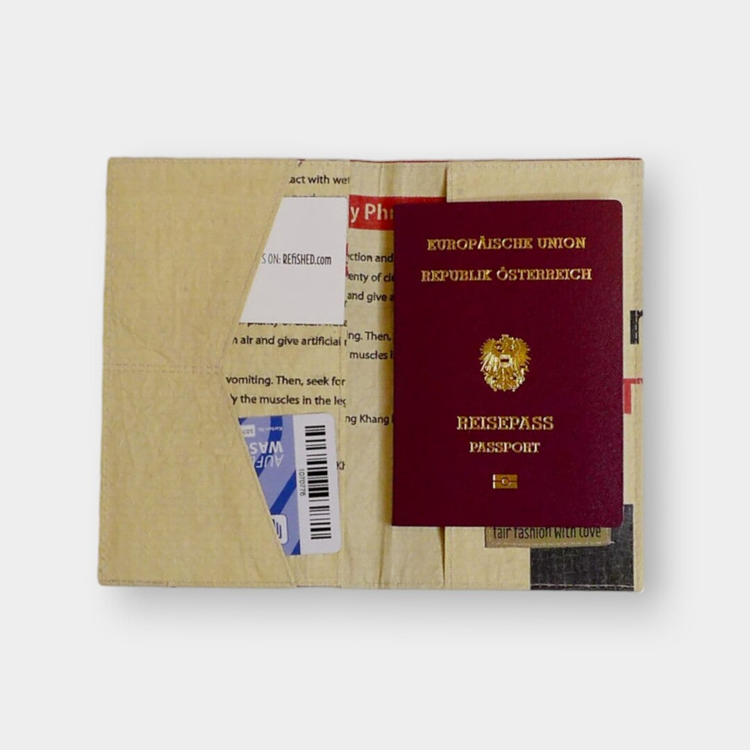 PASSPORT COVER WANDERLUST · CEMENT