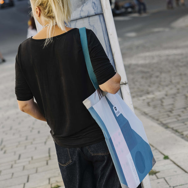 Refished tote bag in blau