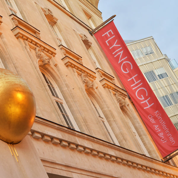 Fahnen des Bank Austria Kunstforum